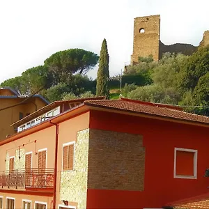 Romantica Toscana , Scarlino Italia